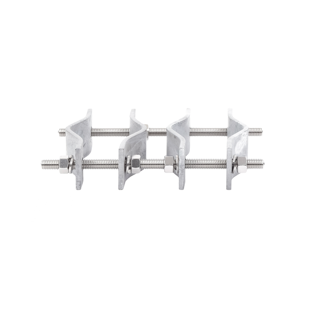 Juego de Dos Abrazaderas Dobles para Mástiles de 3.8 a 8.9 cm, con Separación entre centros de 12 cm.