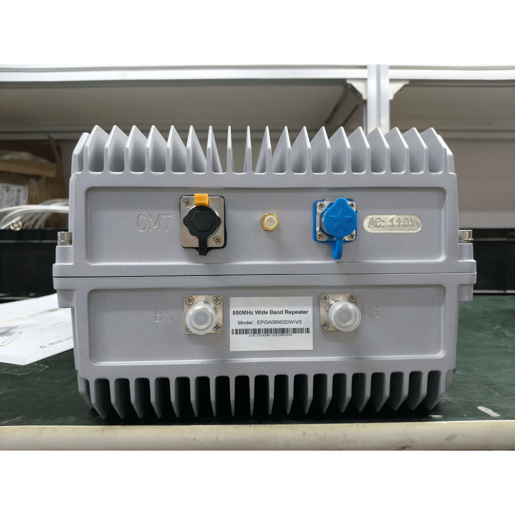 COBERTURA DE HASTA 5 km / Amplificador de Señal Celular / Banda 5, 850 MHz / 20 Watts de Potencia / Banda Ancha Multioperador / Protección Autoexcitación / Monitoreo USB / Gabinete IP65.