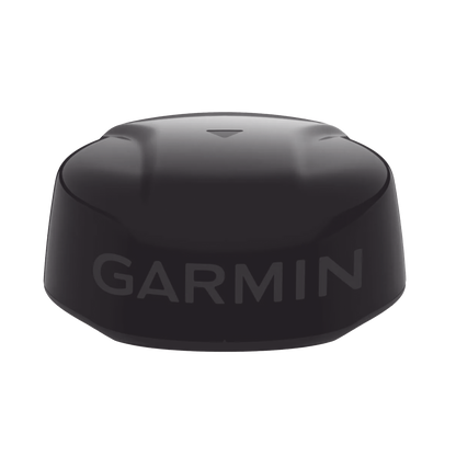 Radar  tipo domo GMR Fantom 18x color negro de hasta 48 Millas Náuticas de alcance máximo, con 50 W de potencia.