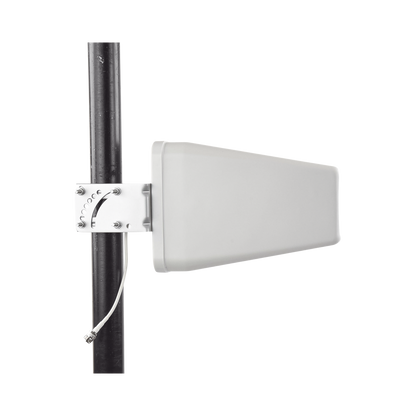 Antena Direccional de Banda Ancha de Alto Desempeño, 698-960 MHz / 1695-2700 MHz, conector N hembra. 50 Ohm de impedancia.