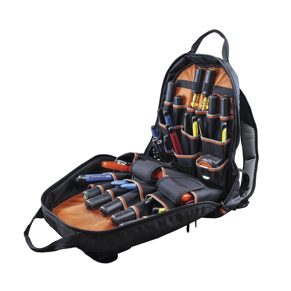 Mochila para Herramientas Tradesman Pro™ de 44.5 cm en Color Negro con 35 Bolsillos (No incluye herramientas).