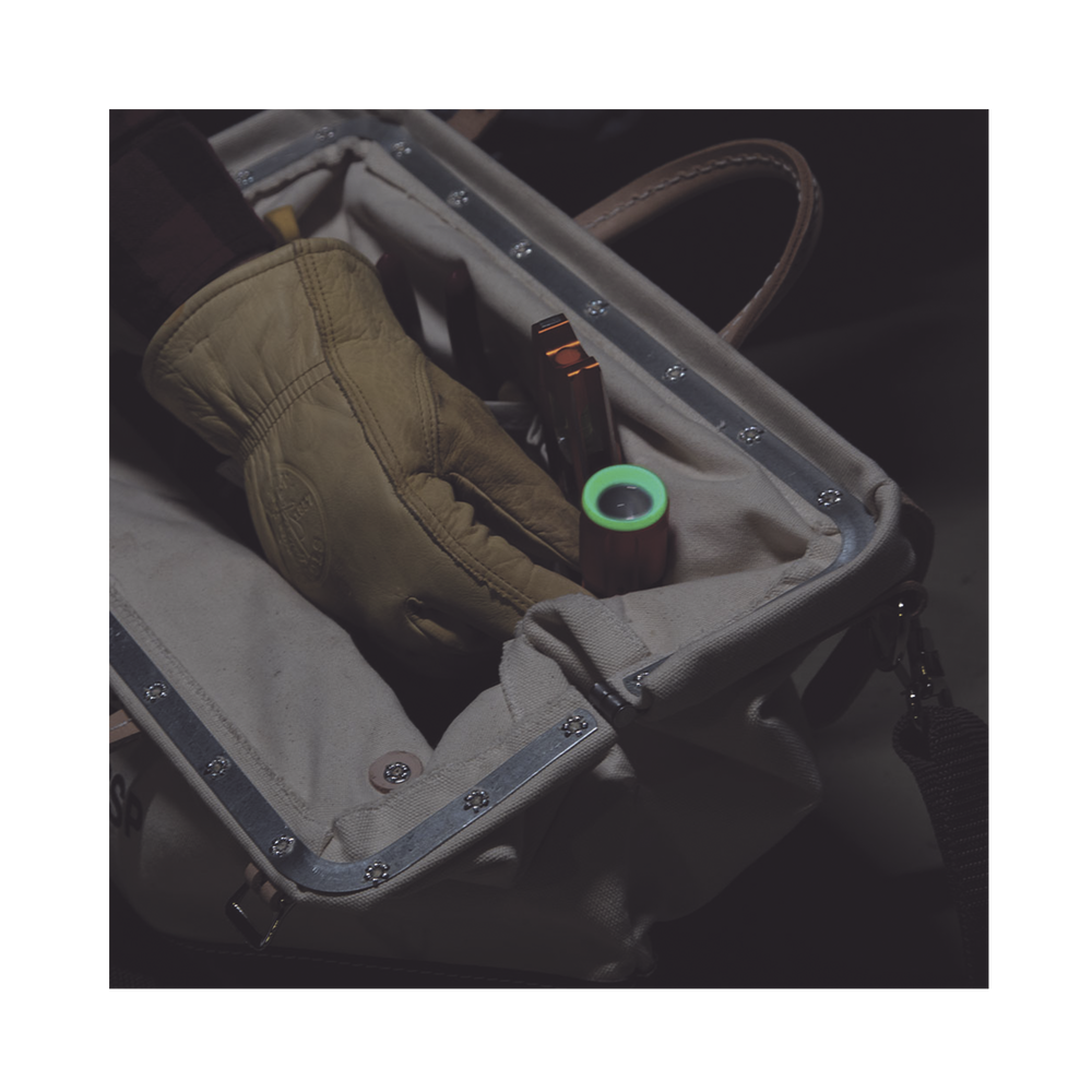 Linterna LED Portátil Recargable 500 Lúmenes con Luz Frontal y Lateral de Trabajo. Lámpara con tapa de Extremo con Imán, USB-C