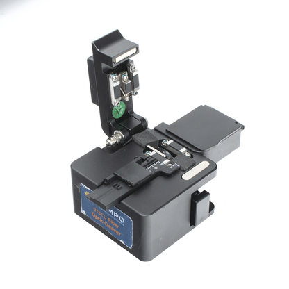 Fusionadora de Fibra Óptica de Alineación Activa por Revestimiento con 4 Motores con Pérdida Típica (SM); 0.02 dB (MM); 0.04 dB) con Pantalla Touch / Capacitación Básica Virtual Gratuita
