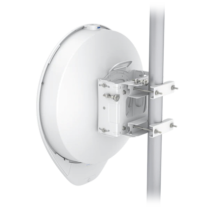 airFiber 60 XG Radio PtP 60 GHz (57–66 GHz) con Radio de Respaldo de 5 GHz, Para una Distancia de Hasta 4 km con Soporte SFP+