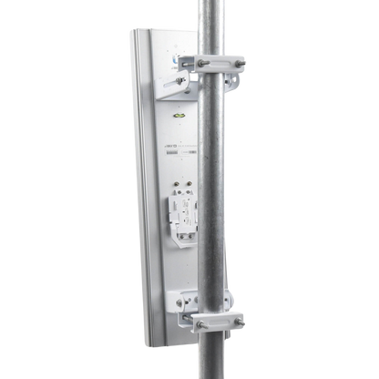 Antena sectorial para estaciones base airMAX AC de 45° de cobertura horizontal, en 5 GHz (5150 - 5875 MHz) de 22 dBi