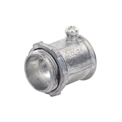Conector de 3/4" para Tubo Pared Delgada con Tornillos Opresores.