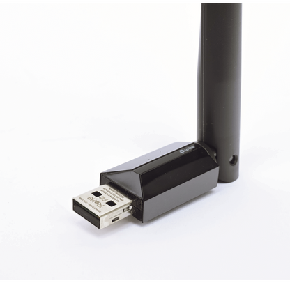 Adaptador  USB inalámbrico doble banda AC 600 Mbps, antena de alta ganancia.