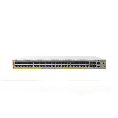 Switch PoE+ Stackeable Capa 3, 48 puertos 10/100/1000 Mbps + 4 puertos SFP+ 10 G, hasta 740 W, fuente redundante