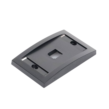 Placa de Pared Vertical Ejecutiva, Salida de 1 Puerto Mini-Com, Con Espacios Para Etiquetas, Color Negro
