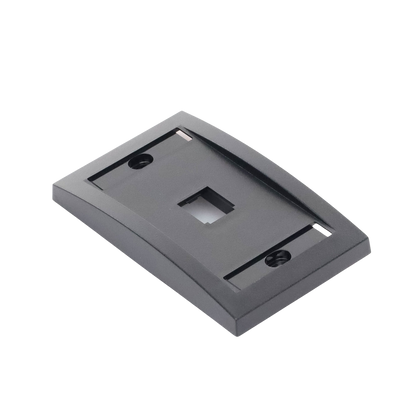 Placa de Pared Vertical Ejecutiva, Salida de 1 Puerto Mini-Com, Con Espacios Para Etiquetas, Color Negro