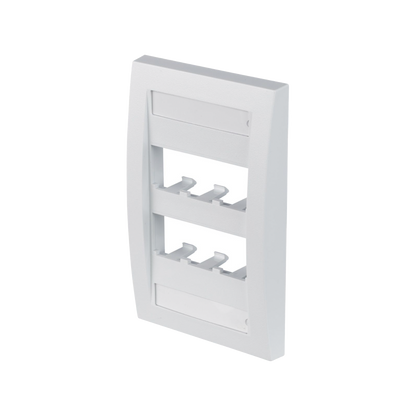 Placa de Pared Vertical Ejecutiva, Salida Para 6 Puertos Mini-Com, Con Espacios Para Etiquetas, Color Blanco