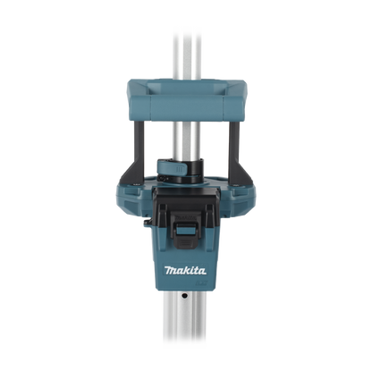 Lampara con Torre para Iluminación Inalambrica con tres Cabezales Multidireccionales , se extiende hasta 2.2 metros, Utiliza batería LXT® Litioâ€‘Ion de 18V.