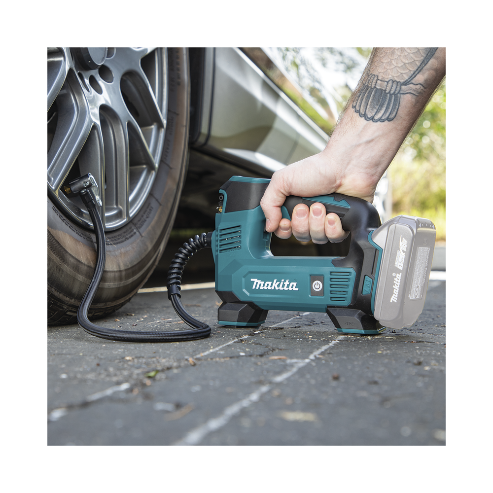 Inflador Inalámbrico 18 Vcc Hasta 121 PSI  (Sin Batería / Sin Cargador).
