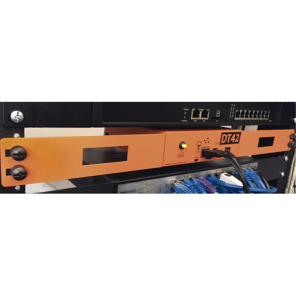 Receptora de alarmas IP Universal con 1 entrada de linea telefónica, para su central de monitoreo, recepción TCP/IP o GPRS, serie  M2M, paneles de alarma Hikvision, entre otros.