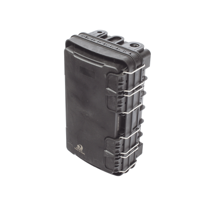 Caja de Distribución de Fibra Óptica para 24 Empalmes, con 8 acopladores SC/APC simplex, Exterior IP65, Color Negro