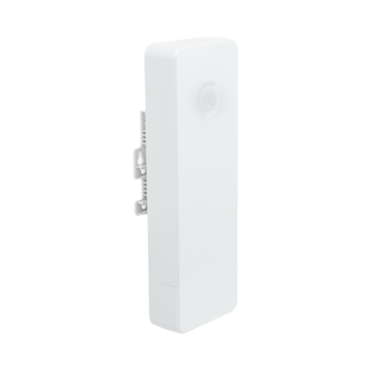 Suscriptor ePMP Force 130 MIMO 2x2 / 28 dBm de potencia / Mejor desempeño en zonas altamente ruidosas / 5150-5970 MHz / Distancia de 3 km en PTMP / Antena integrada de 14 dBi (C050900C505A)