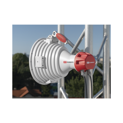 Antena Sectorial Asimétrica Carrier Class apertura 30 grados tipo cuerno 20.5 dBi 5180-6000 MHz conectores tipo N hembra