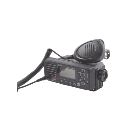 Radio Marina VHF / 25W Potencia TX / IPX7 Submersible 1m 30min / Display Full Dot-Matrix / Receptor DSC Clase D Dedicado / Micrófono HM-237B / NMEA 0183 / AquaQuake / Hecho en Japón