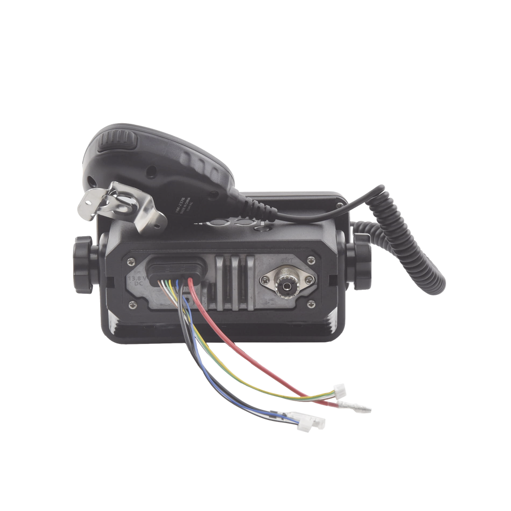 Radio Marina VHF / 25W Potencia TX / IPX7 Submersible 1m 30min / Display Full Dot-Matrix / Receptor DSC Clase D Dedicado / Micrófono HM-237B / NMEA 0183 / AquaQuake / Hecho en Japón