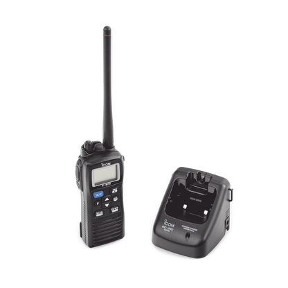 Radio Marina VHF / IPX8 Submersible 1.5 m / 6 W Potencia RF / 700 mW Audio / LCD Amplio Ángulo / AquaQuake™ / Dualwatch-Triwatch