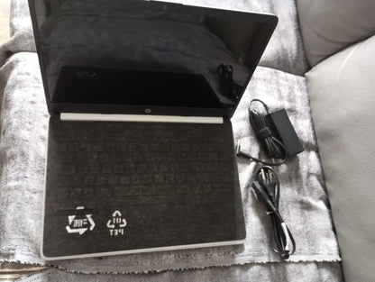 Laptop HP Intel(R) Celeron(R) N4120 16GB Ram Disco Solido 256GB 8 NUCLEOS