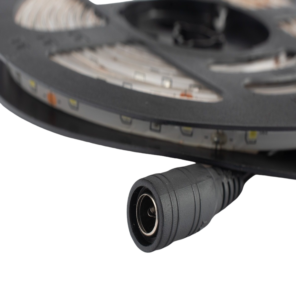 Tira Led de 5 m / Color Blanco / Uso Exterior / Potencia 15 W / 420 lm/ 12 V CD / IP 65.