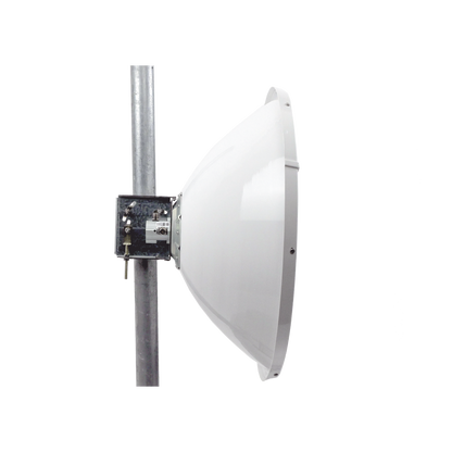 Antena Direccional de Alto Rendimiento/ Parábola profunda para mayor aislamiento al ruido / 29 ± 1 dBi / 4.9 - 6.4 GHz / Conectores N-Hembra / Fácil Montaje y Soporte de acero inoxidable / Radomo Incluido