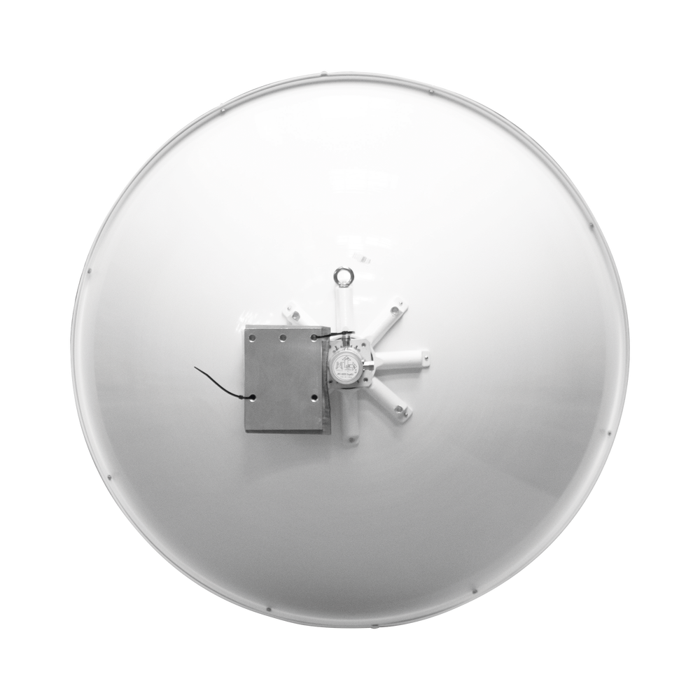 Antena Direccional de Alto Rendimiento/ Parábola profunda para mayor aislamiento al ruido  / 3 ft / 4.9 a 6.1 GHz / Ganancia de 32.1 ± 1 dBi / Soporte de acero inoxidable / polaridad en 90 ° y 45 ° / Incluye montaje.