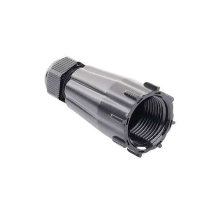 Conector Tipo Glándula Industrial para Proteger Conexiones de Red