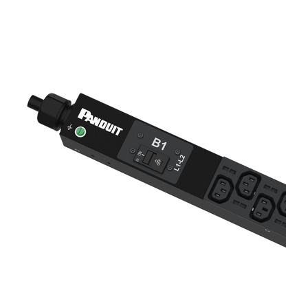 PDU Básico para Distribución de Energía, Enchufe de Entrada NEMA L6-30P, Con 20 Salidas C13, de Instalación Vertical, 208 Vca, 30 Amp