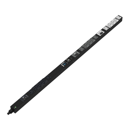 PDU Monitoreable (MI) para Distribución de Energía, Enchufe de Entrada NEMA L21-30P, Con 18 Salidas C13 y 6 C19, de Instalación Vertical, 208 Vca, 30 Amp