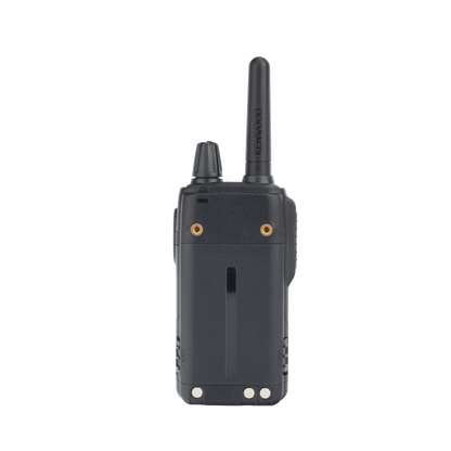 Radio portátil UHF 450-470 MHz, 2 W, 16 canales, Resistente a Golpes MIL-STD-810, manos libres VOX. Incluye antena, batería, cargador y clip