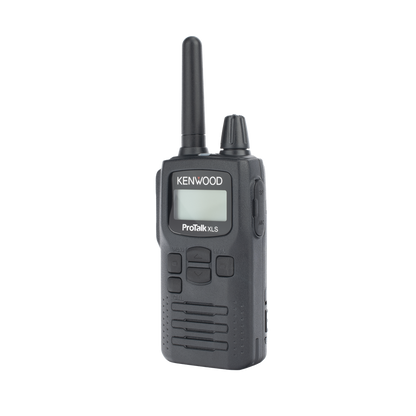 Radio portátil UHF 450-470 MHz, 2 W, 16 canales, Resistente a Golpes MIL-STD-810, manos libres VOX. Incluye antena, batería, cargador y clip