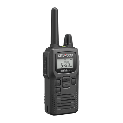 Radio portátil UHF 450-470 MHz, 2 W, 16 canales, Resistente a Golpes MIL-STD-810, manos libres VOX. Incluye antena, batería, cargador y clip