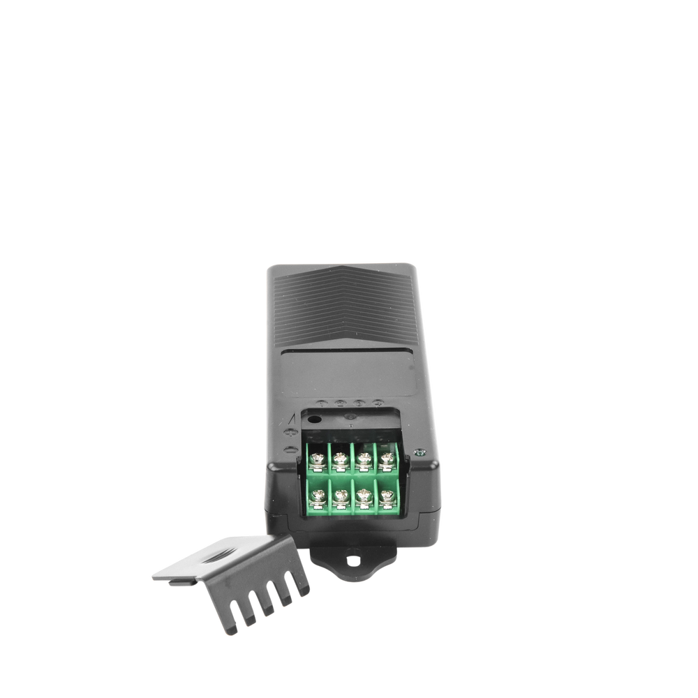 Fuente de Poder de 4 Salidas de 11 - 15 Vcc / 5 Amper /  Voltaje de Entrada 110- 240 Vac / Fusible Termico PTC Integrado para Protección / Salida de Voltaje Inteligente hasta 3 Amper por Salida
