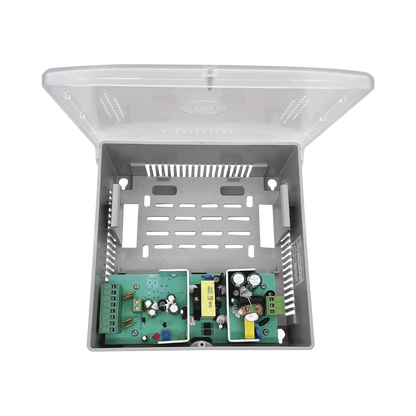 Fuente de Poder con Gabinete de 4 Salidas de 11 - 15 Vcc / 5 Amper /  Voltaje de Entrada: 96 - 264 Vca / Soporta Protección contra Sobrecorriente de Salida, Protección contra Cortocircuito / Led Indicador