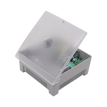 Fuente de Poder con Gabinete de 4 Salidas de 11 - 15 Vcc / 5 Amper /  Voltaje de Entrada: 96 - 264 Vca / Soporta Protección contra Sobrecorriente de Salida, Protección contra Cortocircuito / Led Indicador