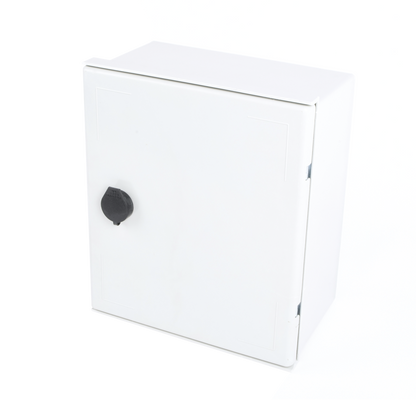 Gabinete de Poliéster IP65 Uso en Intemperie (250 x 300 x 140 mm) con Placa Trasera Interior de Plástico (Incluye Chapa y Llave).