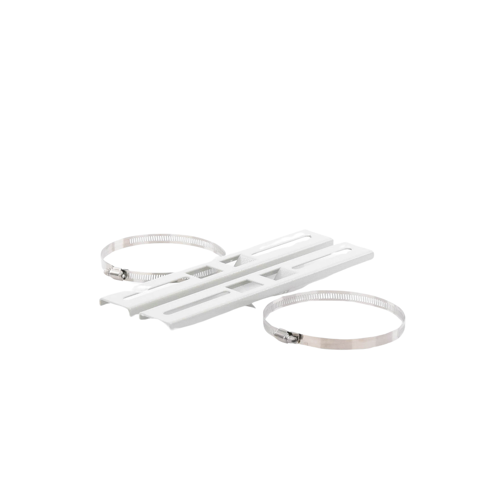 Montaje de Metal para Poste Universal para Gabinetes de Ancho Hasta 30 cm.