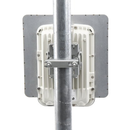 Backhaul radio + antena integrada (Alta ganancia 23 dBi), 4.9-6.05 GHz PTP/HCMP/ 450 Mbps Reales C050067H010A