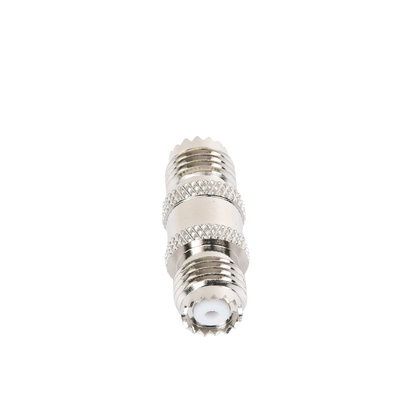 Adaptador Barril en Línea, de Conector Mini-UHF Hembra a Mini-UHF Hembra, Níquel/ Oro/ Teflón.