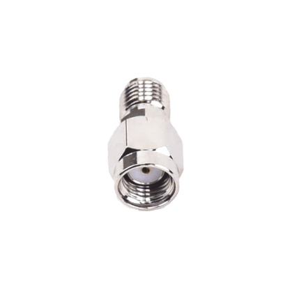 Adaptador en Línea de Conector SMA Macho Inverso a SMA Hembra, Níquel/ Oro/ Teflón.