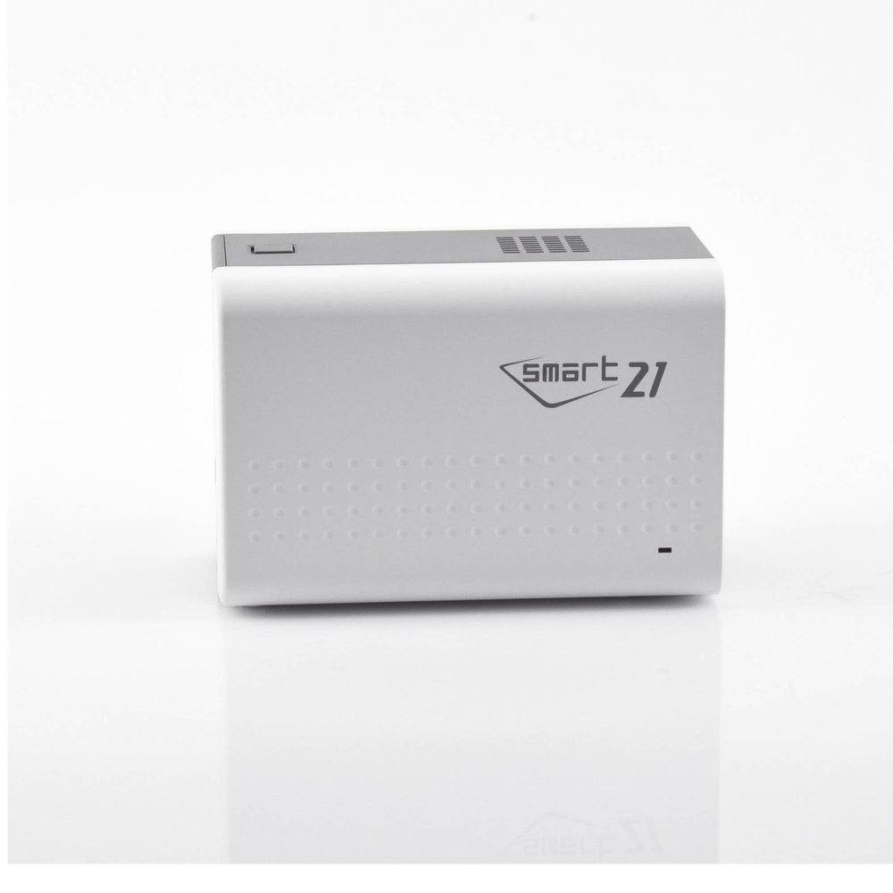 Impresora de Tarjetas Semi- automática SMART21 / Ingreso de Tarjetas Manual/Incluye Ribbon, Software y 100 Tarjetas PVC
