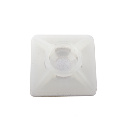 Base Autoadherible para Cinchos Práctica y Eficiente para la Organización y Fijación de Cables, Fabricada en Nylon Resistente y de Color Natural con una Medida de 19x19 mm, Paquete con 100 Piezas (4210-00001)