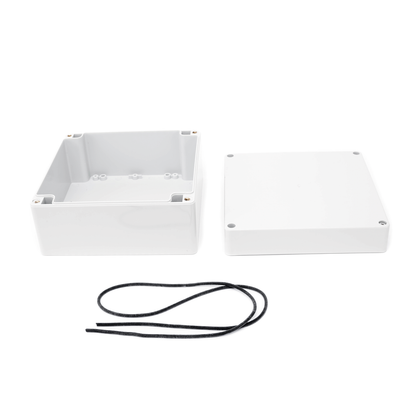 Gabinete Plástico para Exterior (IP65) de 160 x 160 x 90 mm Cierre por Tornillos.