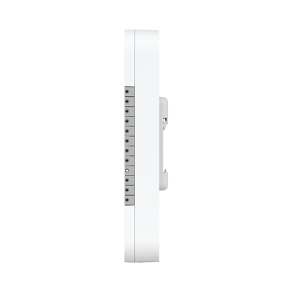 UniFi Access Hub Door, puede conectar 2 lectores y 2 cámaras (no incluidos) para controlar solo una puerta / 2 terminales AUX y 4 entradas adicionales (sensores y botones) POE 802.3bt no incluido