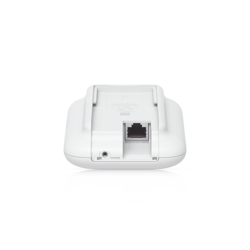 Access Point UniFi UK Ultra Navaja Suiza WiFi 5, MU-MIMO 2x2, instalación flexible, antena omnidireccional integrada, (2) conectores RP-SMA para antenas externas, para interior o exterior (IPX6)