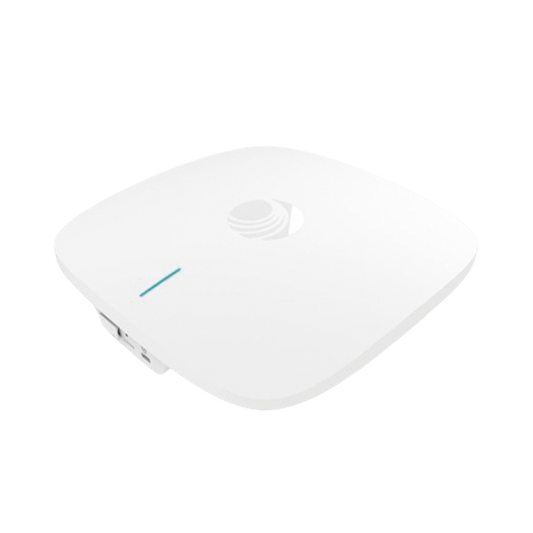Access Point cnPilot XE3-4 WiFi 6/6E 802.11ax (2.4, 5 y 6 GHz), 3 radios definidos por software (SDR), MU-MIMO 4x4, Políticas de control de aplicaciones, hasta 1,500 clientes, gestión desde la nube, hasta 6.6 Gbps.