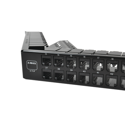 Patch Panel UTP Z-MAX Categoría 6A, de 48 Puertos, Angulado, 1UR