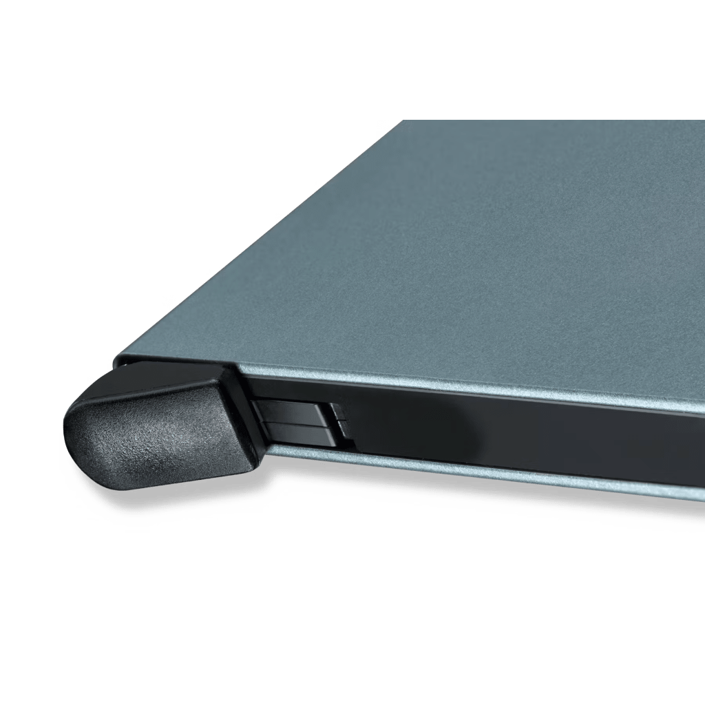 Tarjetero / Almacenamiento Seguro 4-6 Tarjetas / Aluminio Duradero / Protección RFID / Sistema Deslizamiento Patentado / Color Gris.